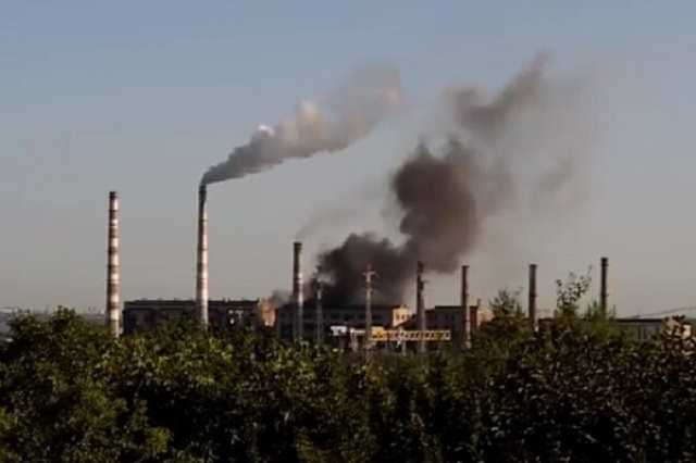 Небо в черном дыму: в Днепре произошла масштабная авария на ТЭС