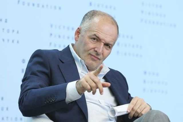 Банк Виктора Пинчука оштрафовали за плохую слежку за клиентами