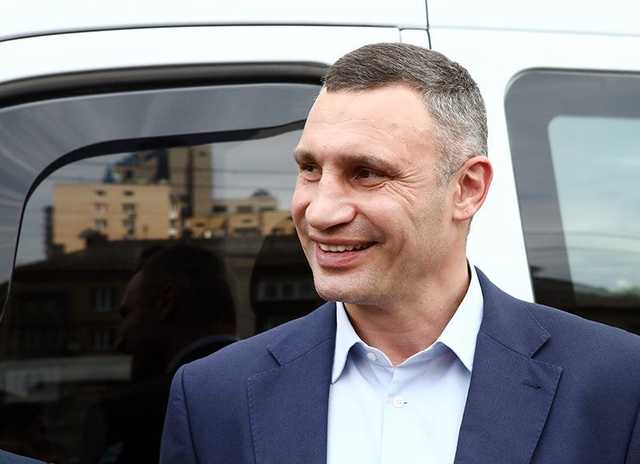 «Привет Андрею и Богдану!»: Кличко снова потроллил главу Офиса президента