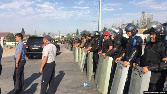 З’явилося відео перестрілки біля будинку екс-президента Киргизстану Атамбаєва