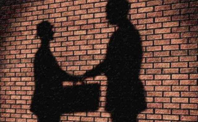 Михаил Подоляк: Все силовики сидят в приемной нового теневого Папы