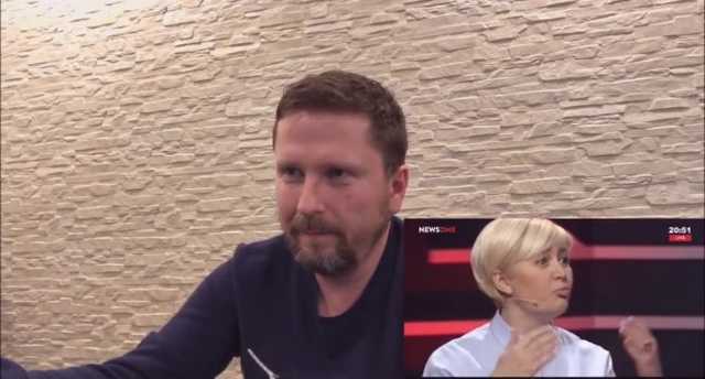 Шарий ответил Ницой на ее призыв к украинцам «завалить» блогера