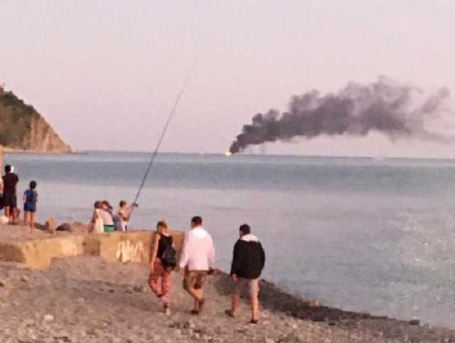 В Черном море загорелось и затонуло российское судно