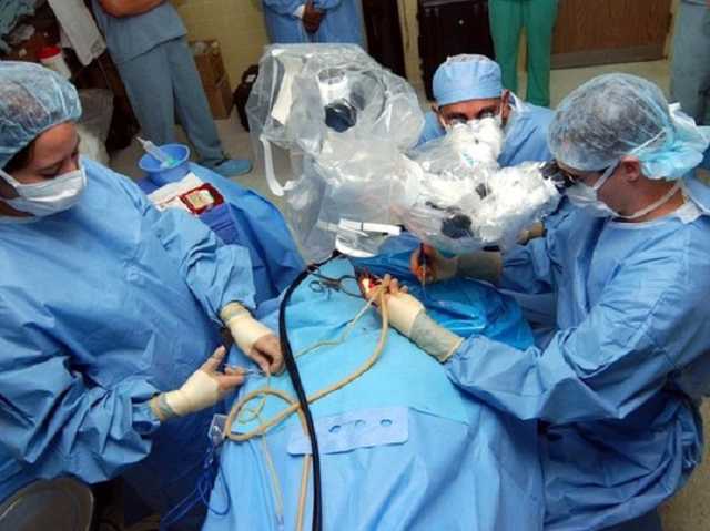 Перепутал органы: женщина впала в кому из-за ошибки анестезиолога