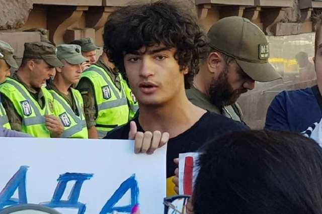 "Губастенький русскоязычный мальчик": Михаил Порошенко стал объектом насмешек из-за незнания украинского