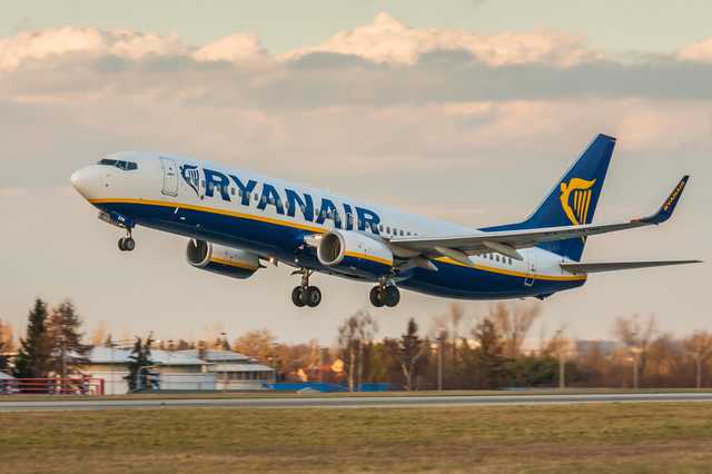     Ryanair  10- 