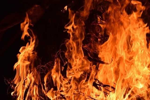 На бульваре в Днепре дотла сгорел BMX X5