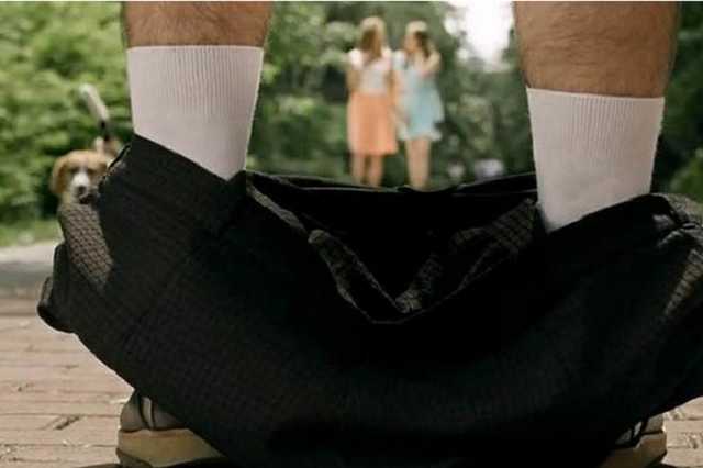 Мастурбировал у всех на глазах: в Днепре извращенец чуть не нарвался на расправу