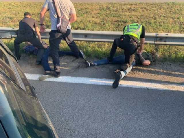 Под Киевом банда иностранцев устроила вооруженный налет: первые подробности