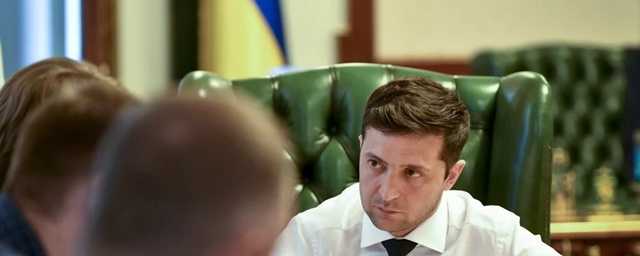 "Гоните таких советников назад в историю!" Зеленскому объяснили, как перегрузить страну