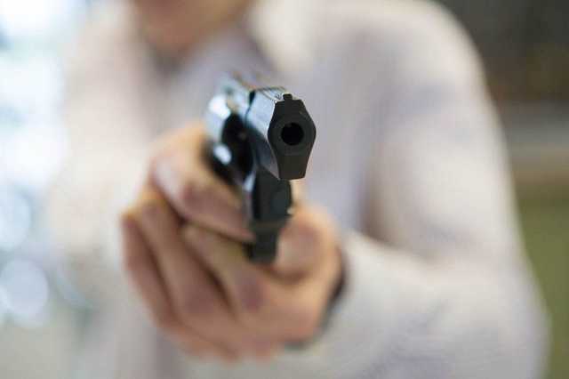 В Киеве водитель после конфликта с женщиной застрелил ее собаку