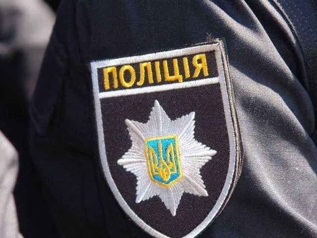 Во время устранения рекламы наркотиков обиженные жители Днепра напали на коммунальщиков