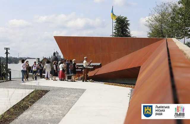 У Львові відкрили меморіал Небесної Сотні площею 550 кв. метрів