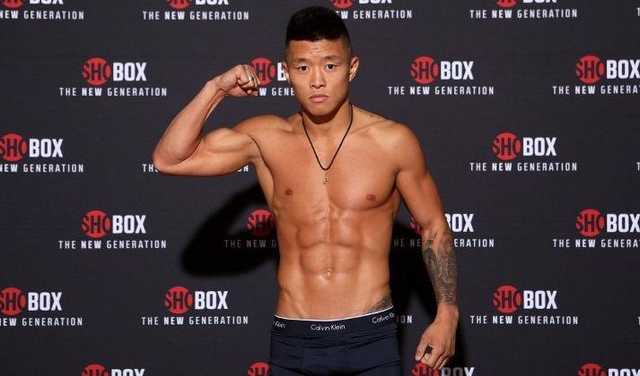 Український боксер Хегай здобув впевнену перемогу над росіянином