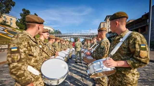 В Киеве прошел Зе-парад: яркие фото и видео