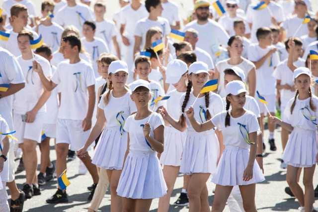 Шествие достоинства: красивое шоу, уместное в мирное время