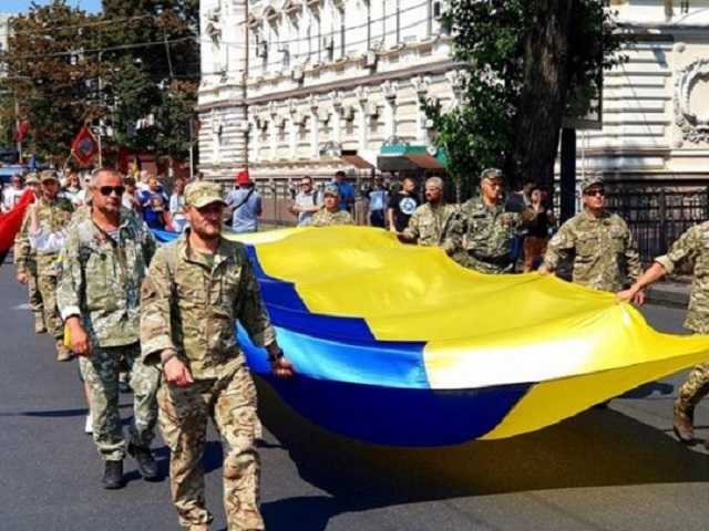 В Одессе сотни людей приняли участие в Марше патриотов и защитников Украины