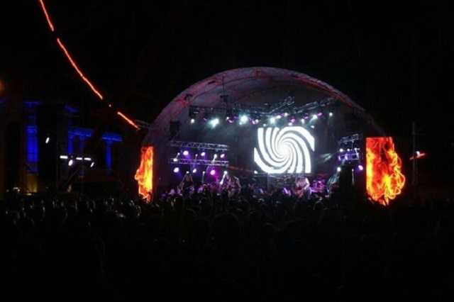 Украинцы и русские — братья? В Харькове на День Независимости выступила группа из России