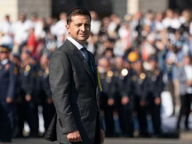 На марш Зеленского свозили участников за счет местных администраций, переписывая их достижения и контакты