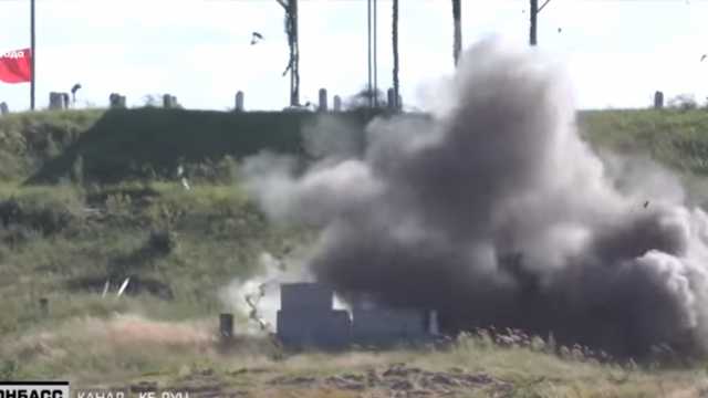 Бойцы ВСУ показали, как уничтожают бронетехнику НВФ