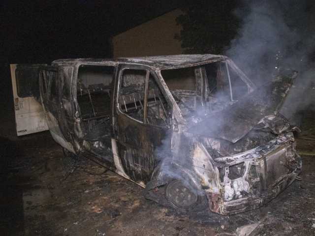 В Киеве дотла сгорел Ford Transit