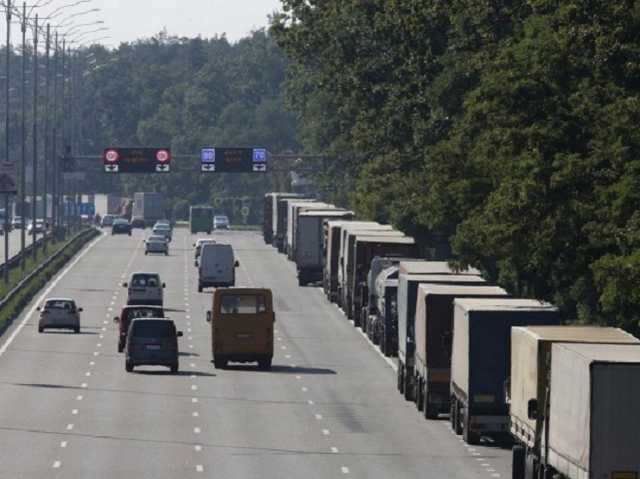 В Украине хотят ввести плату за проезд для грузовиков: что об этом известно