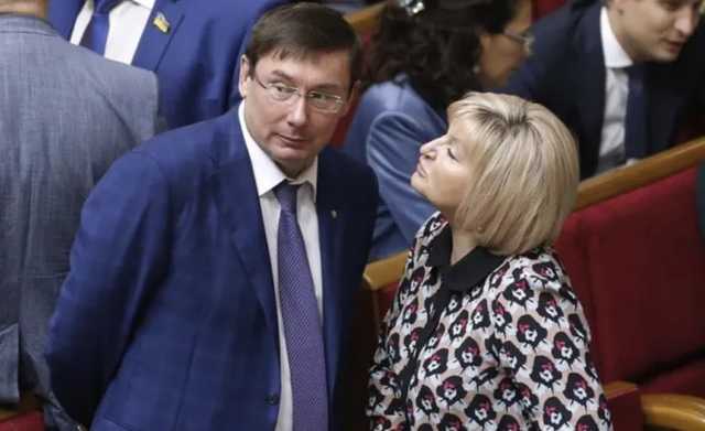 Луценко в последний рабочий день забрал 20 дел топ-чиновников у Горбатюка