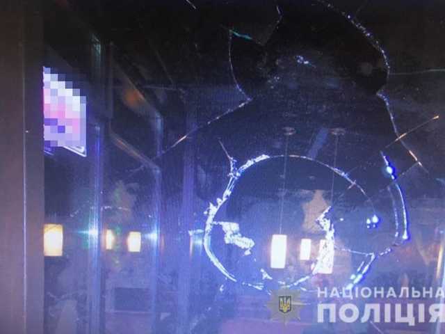 В кафе на Оболони произошла стрельба
