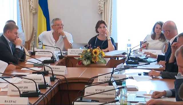 Комитет рекомендовал Раде окончательно принять изменения в Конституцию насчет депутатской неприкосновенности