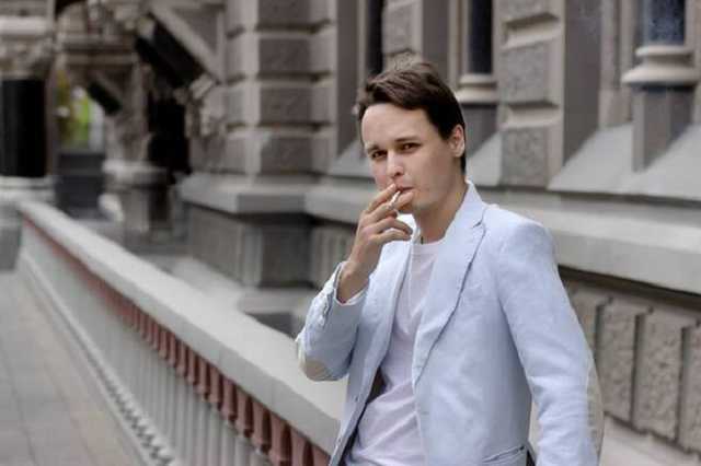 "Мне уже по**ать!" Покинувший Украину известный режиссер сделал громкое заявление о Донбассе