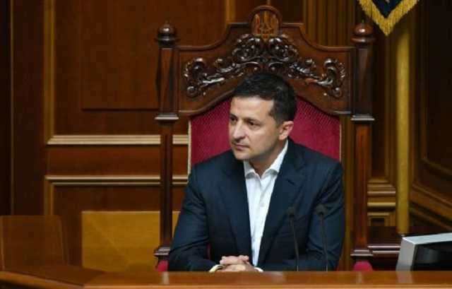 Президент хочет забрать себе часть полномочий правительства