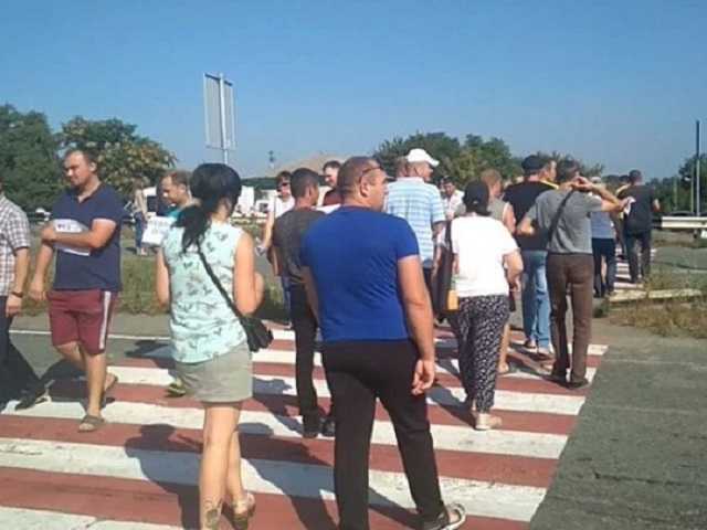 Под Днепром перекрыли трассу на Киев: что случилось