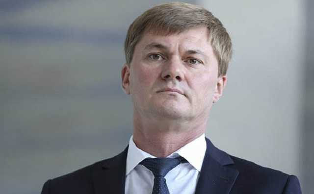 Налоговика Власова, которого заставил уволится Зеленский, вызвали на допрос