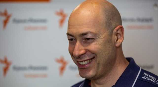 Гордон жестоко «избил» резиновый манекен: в сети появилось курьезное видео