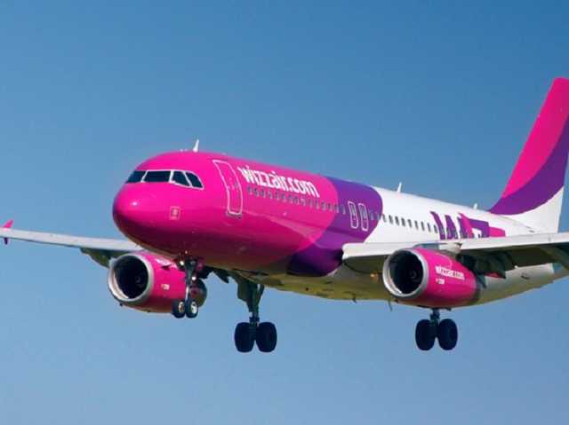 Wizz Air     7  8 :  