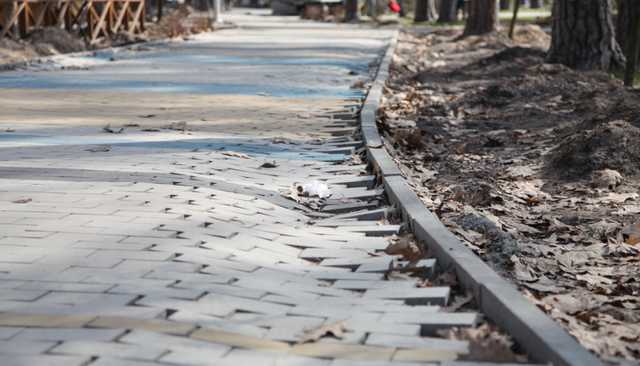 В Киеве разворовали 9 млн при ремонте парка