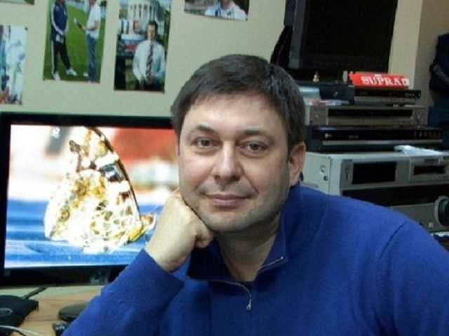 Вышинский вылетает из Киева в Москву