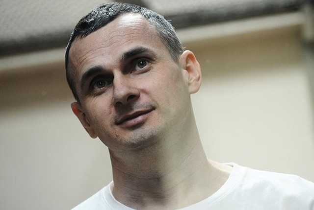 Сенцов вернулся в Украину: первое фото