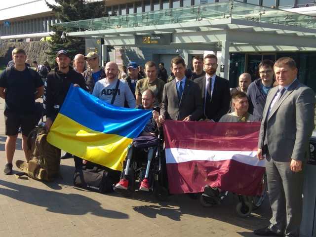 Латвія прийняла на лікування 14 українських військових