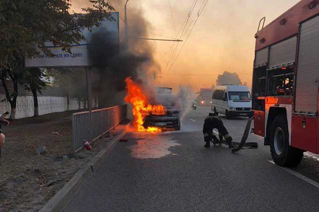 В Днепре на ходу загорелся Range Rover