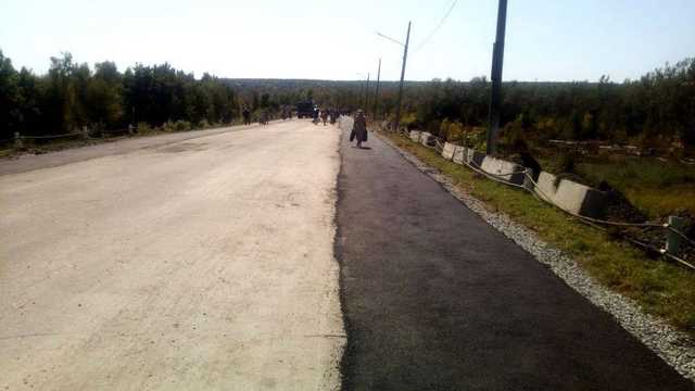 Загарбники й далі перешкоджають ремонтові мосту у Станиці Луганській