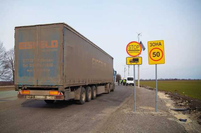 Рада приняла закон о штрафах до 34 тыс. грн за перегруженные фуры