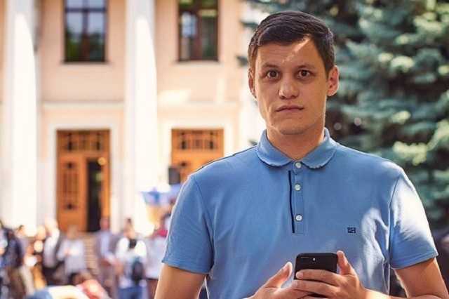 Депутат від “Слуги народу” запропонував колегам-“кнопкодавам” скласти мандати