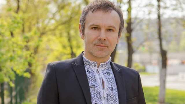 Вакарчук призвал Зеленского обсудить стратегию противодействия агрессии РФ на спецзаседании Рады