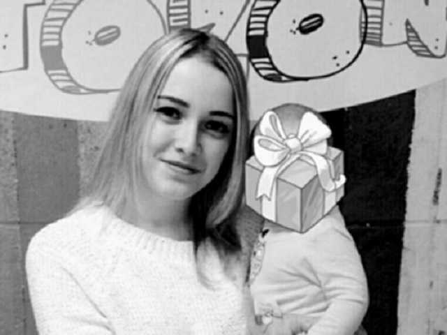 Нелепая смерть молодой женщины: двухлетняя девочка случайно задушила маму