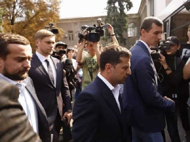 Зеленский публично пристыдил Богдана в Днепре