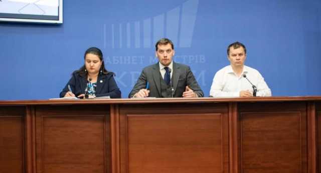 Березовец: инвесторы наблюдают мутные танцы президента и главы Офиса президента с олигархами