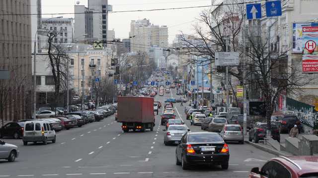 У Києві частково обмежать в’їзд вантажівок через забруднення повітря