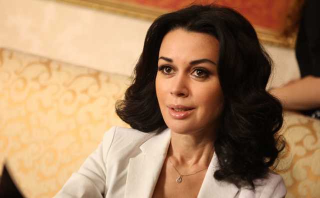 Близкая подруга семьи Заворотнюк прокомментировала состояние актрисы