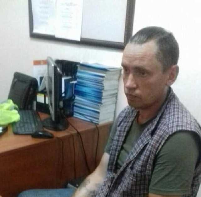 Опубликованы фото военного, который угрожал взорвать мост Метро в Киеве